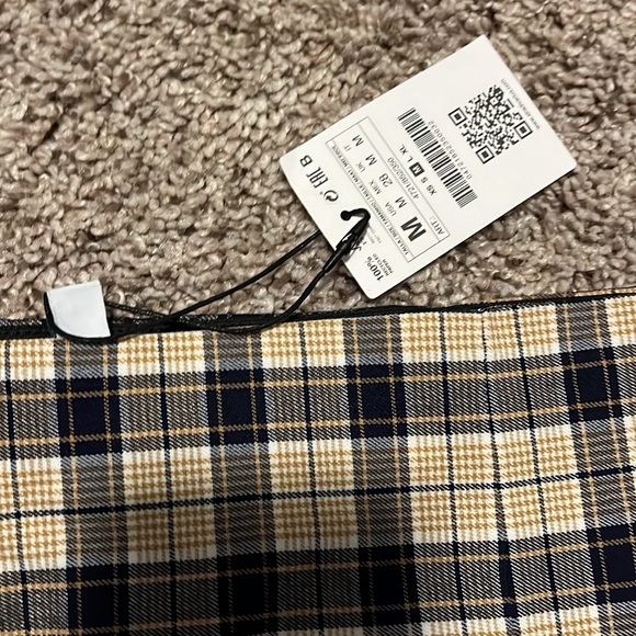Stradivarius medium NWT plaid skirt - Picture 2 of 3